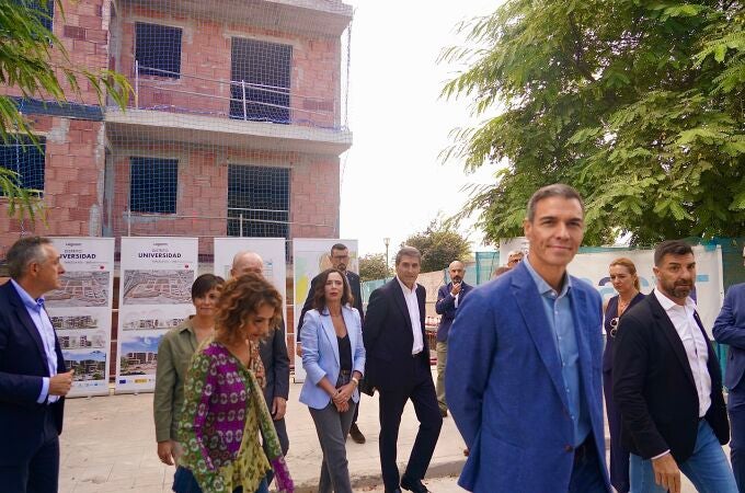 Pedro Sánchez visita una promoción de viviendas de alquiler asequible en Málaga