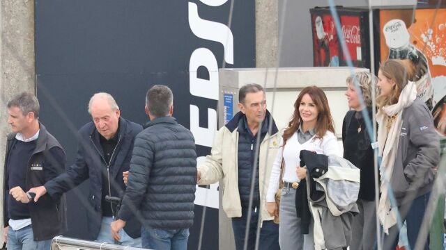 El Rey Juan Carlos reúne a la Infanta Elena, su sobrina Simoneta e Irene Urdangarin en una cena en alta mar