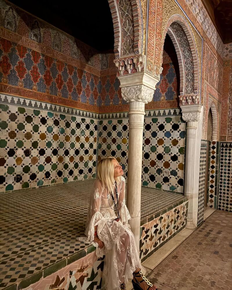 Eugenia Martínez de Irujo con vestido bohemio.