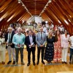 Foto de familia de Víctor Alonso, Irene Carvajal, Yolanda Burgoa y Pedro Ojeda con los premiados