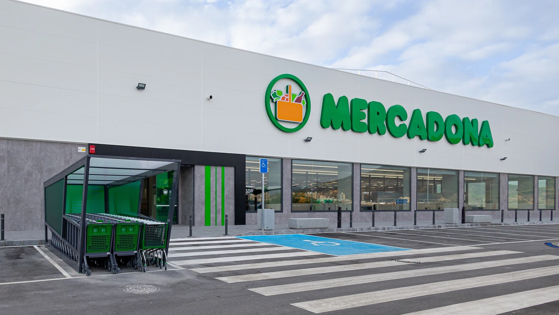Fachada del nuevo supermercado de Mercadona en el PC Los Olivos REMITIDA / HANDOUT por MERCADONA Fotografía remitida a medios de comunicación exclusivamente para ilustrar la noticia a la que hace referencia la imagen, y citando la procedencia de la imagen en la firma 15/09/2025
