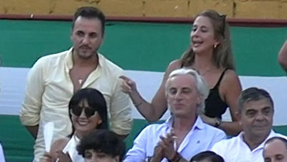 Carmen Janeiro reaparece pletórica y muy bien acompañada en la gran tarde de su hermano Víctor