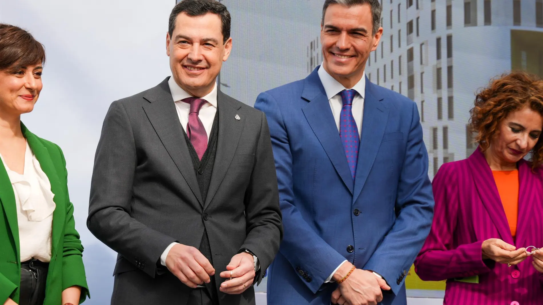Moreno reprocha a Sánchez que "recurra al insulto" contra él y rechaza su "fuego de artificio" en política de vivienda