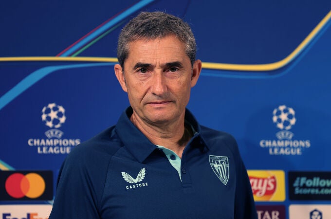 Ernesto Valverde entrenador del Athletic en la rueda de prensa previa al partido del martes ante el Arsenal en San Mamés