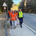 Sanz Merino visita junto a José Mazarías las obras de mejora de la carretera SC-SG-21, conocida como la Cuesta de los Hoyos