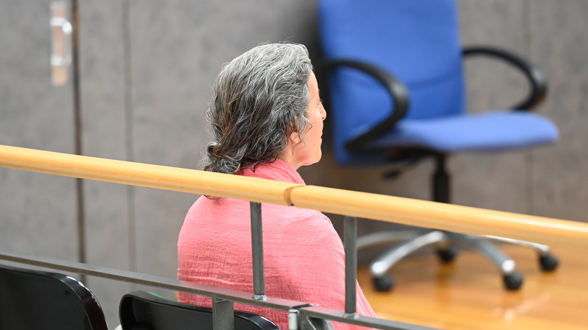 La enfermera acusa de simular la vacunación de menores durante un juicio en la Sección Primera de la Audiencia de Vizcaya, a 15 de septiembre de 2025, en Bilbao, Vizcaya, País Vasco (España). Hoy arranca el juicio contra una enfermera del área de Pediatría de un centro de salud de Osakidetza acusada de simular la vacunación de los menores que acudían a consulta a ponerse las vacunas. La encausada se enfrenta a penas que oscilarían entre los 7 y los 12 años. 15 SEPTIEMBRE 2025;ENFERMERA;VACUN...