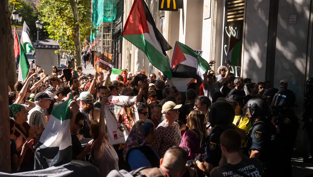 Protestas por la participación de Israel y en apoyo a Palestina en La Vuelta Ciclista. David Jar