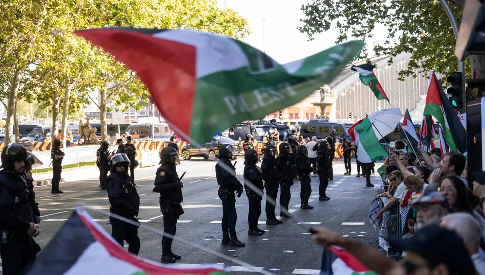 Protestas por la participación de Israel y en apoyo a Palestina en La Vuelta Ciclista. David Jar