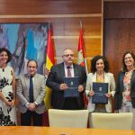 Alejandro Vázquez durante la firma del convenio con Concyl