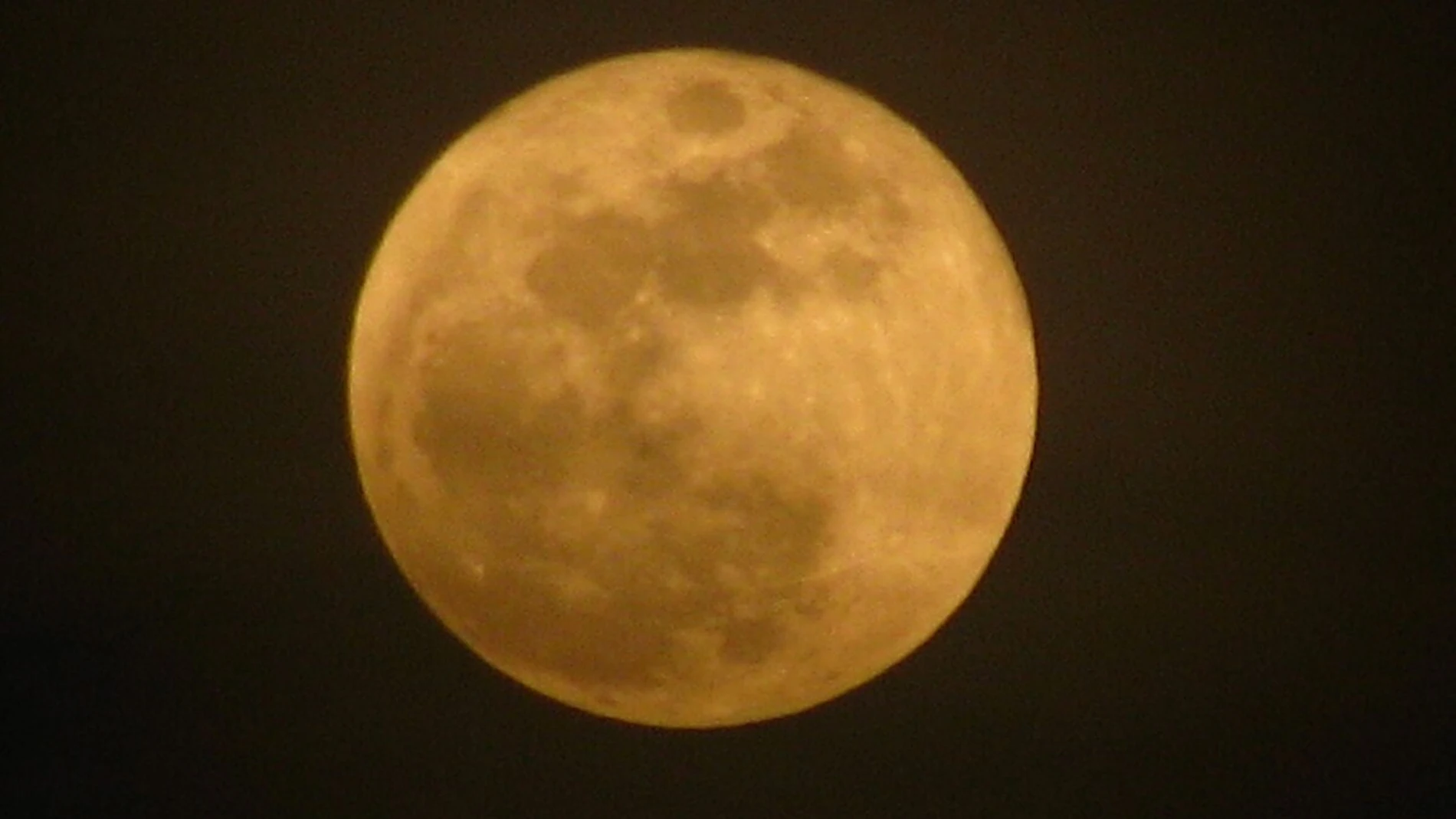 La luna en su punto más cercano a la tierra
