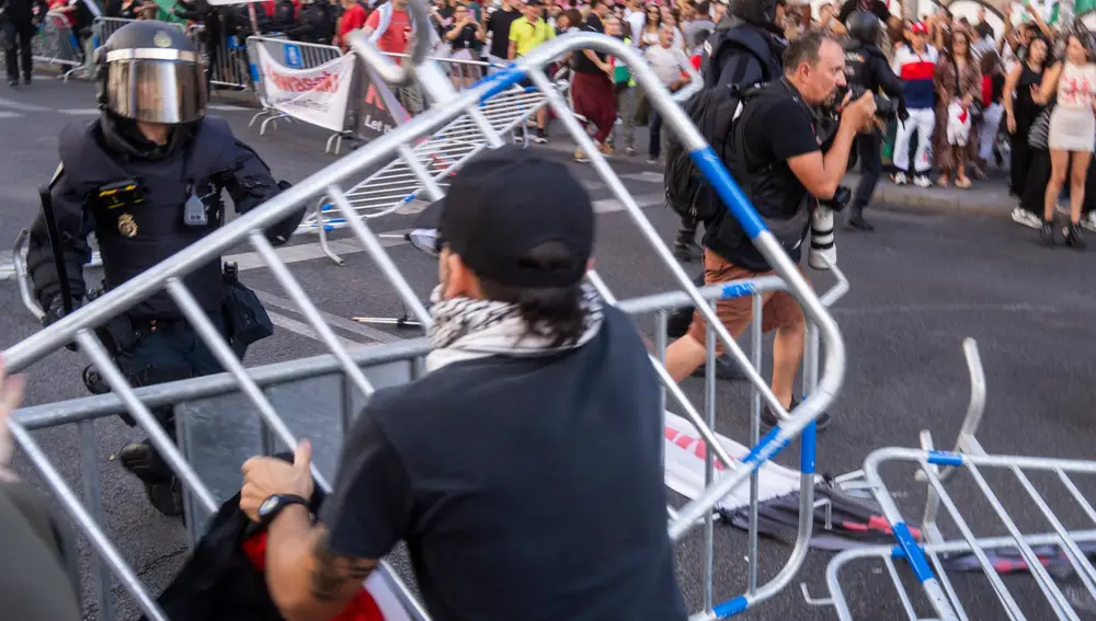 Protestas por la participación de Israel y en apoyo a Palestina en La Vuelta Ciclista. David Jar