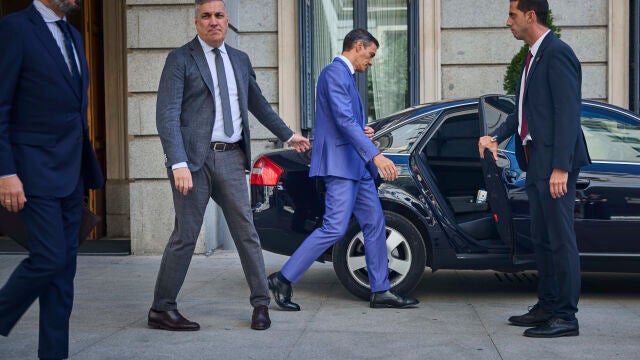 El presidente del Gobierno, Pedro Sánchez, preside la reunion del grupo PSOE en el Congreso de los Diputados. 