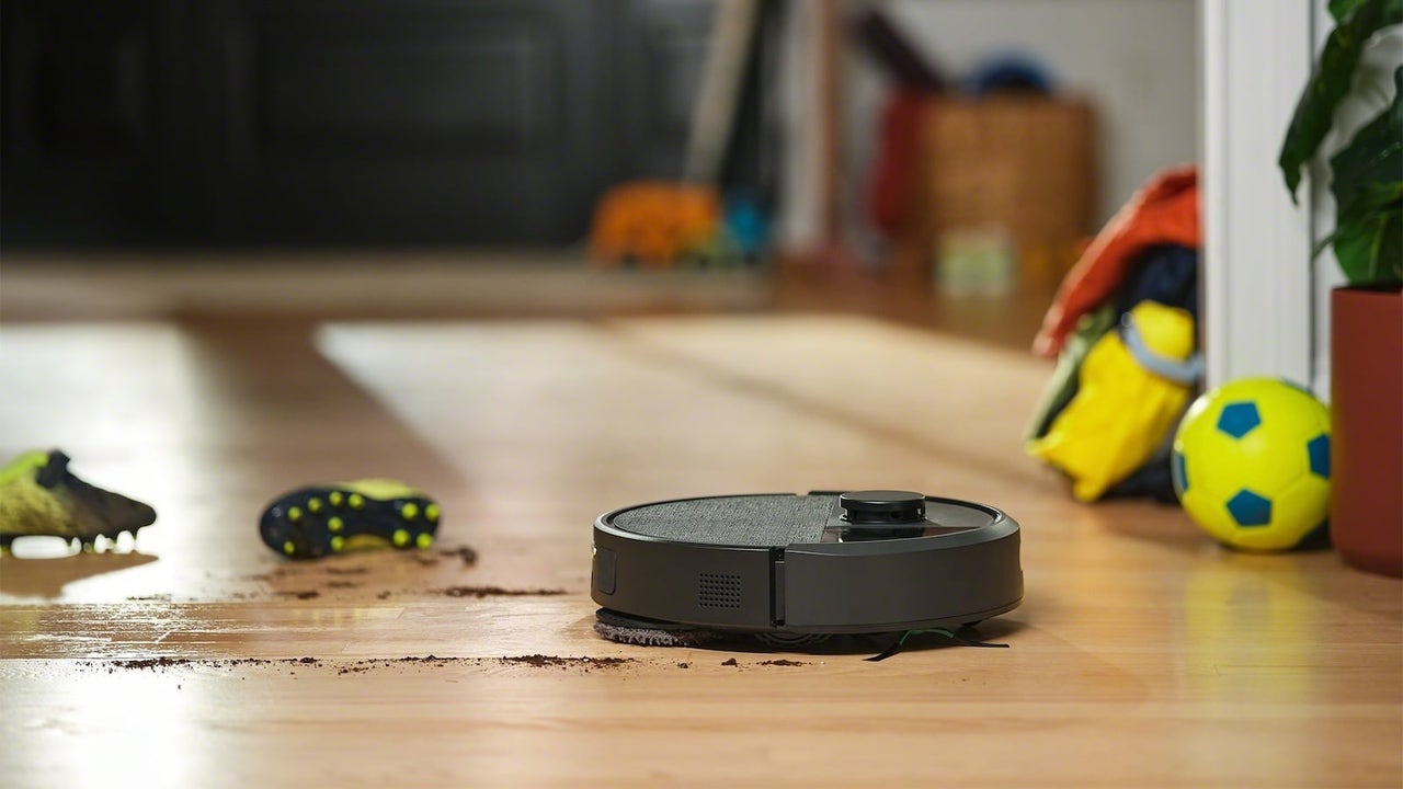 El Roomba más completo se queda a mitad de precio: aspira, friega y hasta se limpia solo