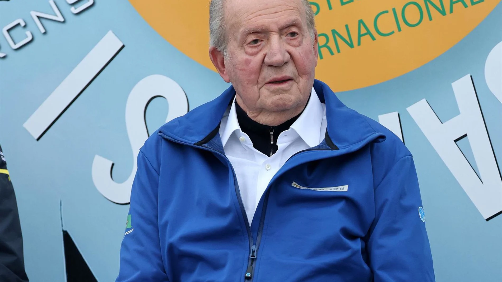 Don Juan Carlos, durante las regatas en Sanxenxo