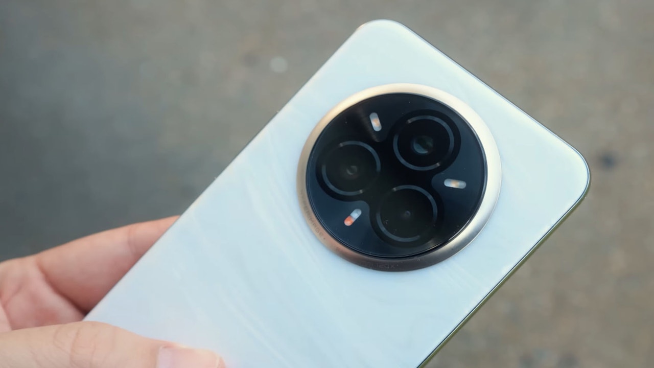 Este gama media con apellido 'Pro' es de los mejores móviles de realme en 2025 y está rebajado casi 200 euros