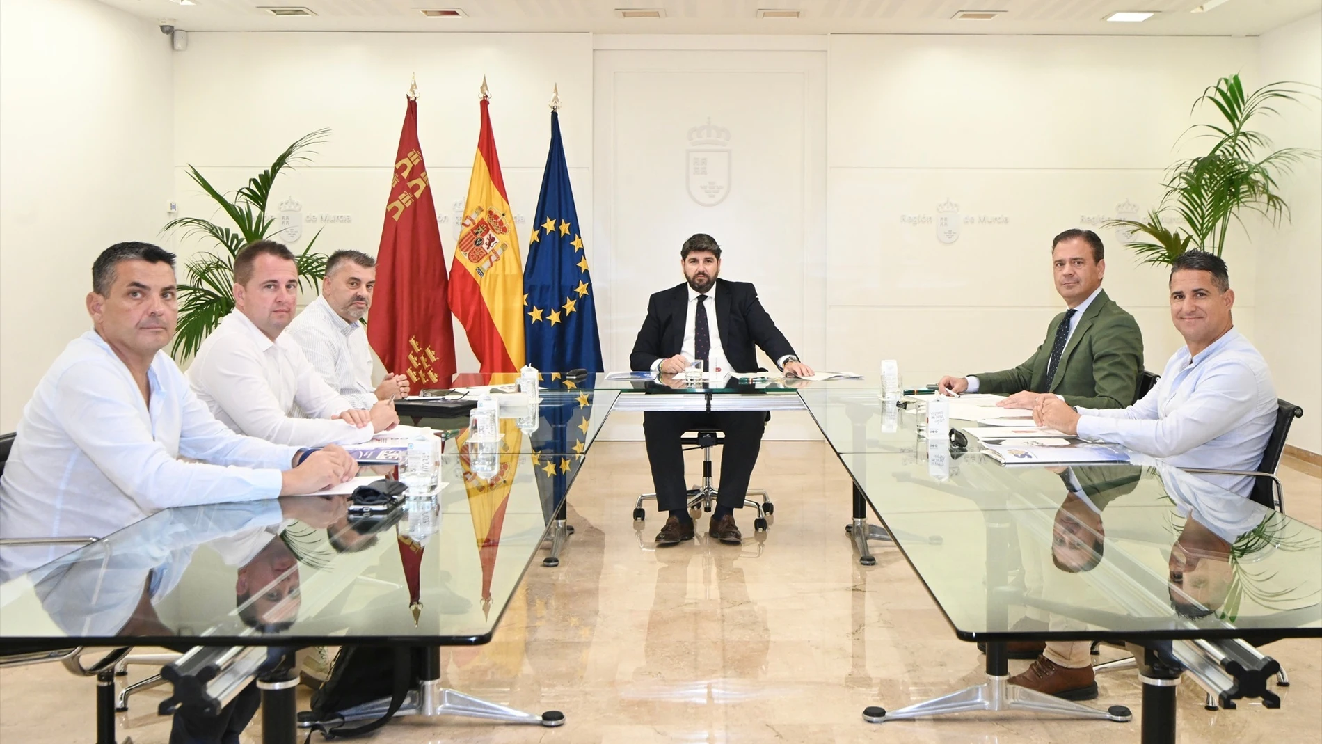 López Miras se suma a la reivindicación de Policía y Guardia Civil de más agentes en la Región de Murcia