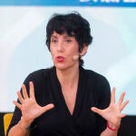 Elma Saiz participa en un desayuno de trabajo sobre inclusión y políticas públicas organizado por la APRI y Fundación ONCE 
