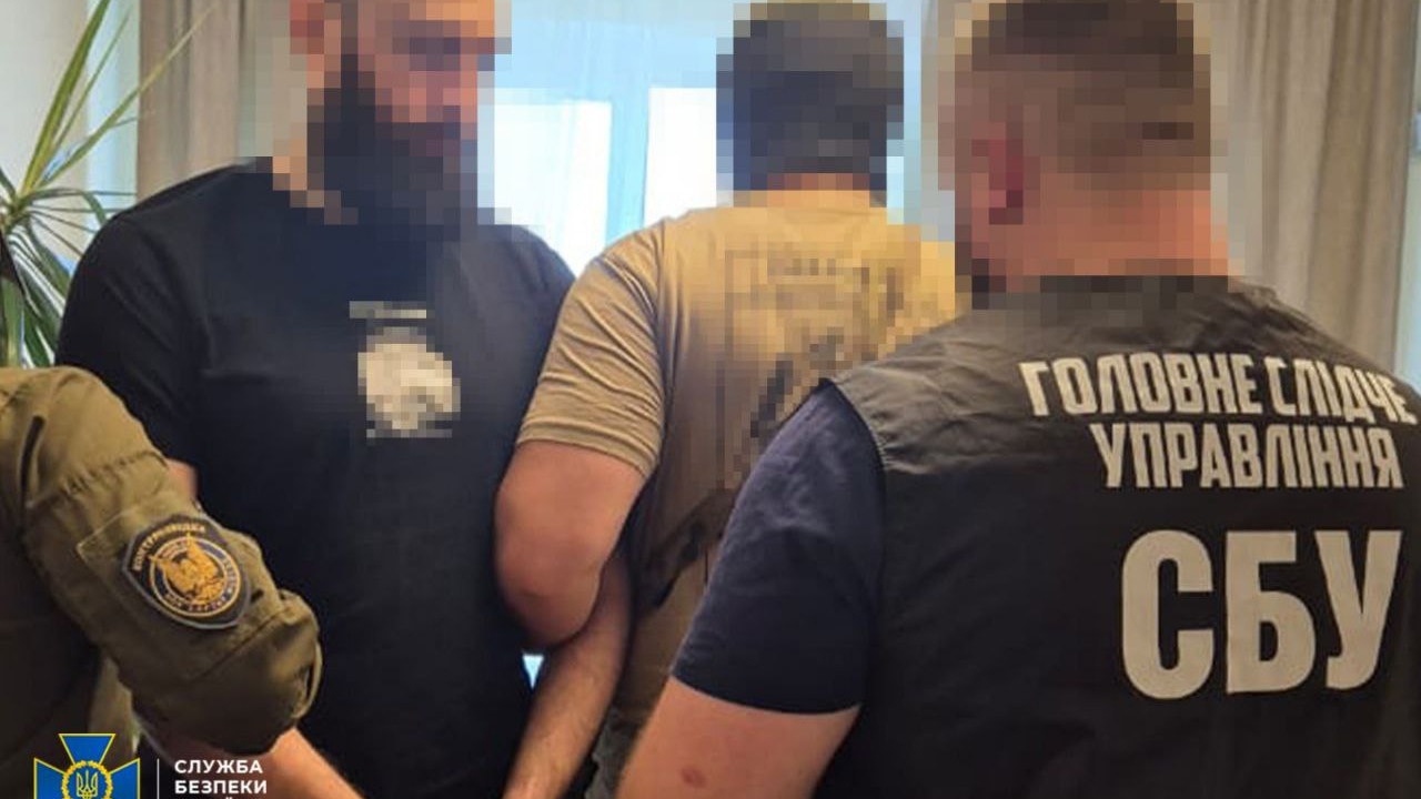 Desarticulan una red de 'institutos fantasma' que permitía evitar el reclutamiento militar en Ucrania