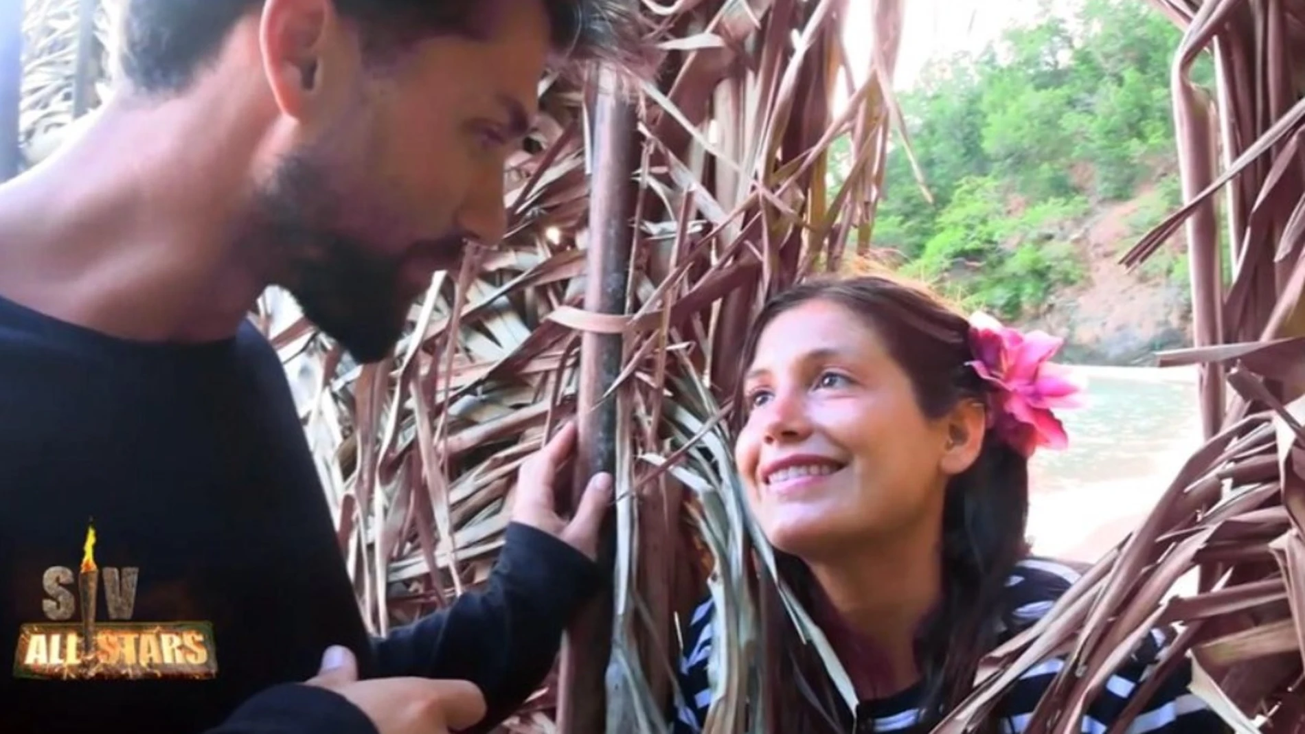Alejandro Albalá intenta robarle la pareja a Froilán en 'Supervivientes All Stars'
