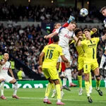 Bentancur intenta el remate ante Junior