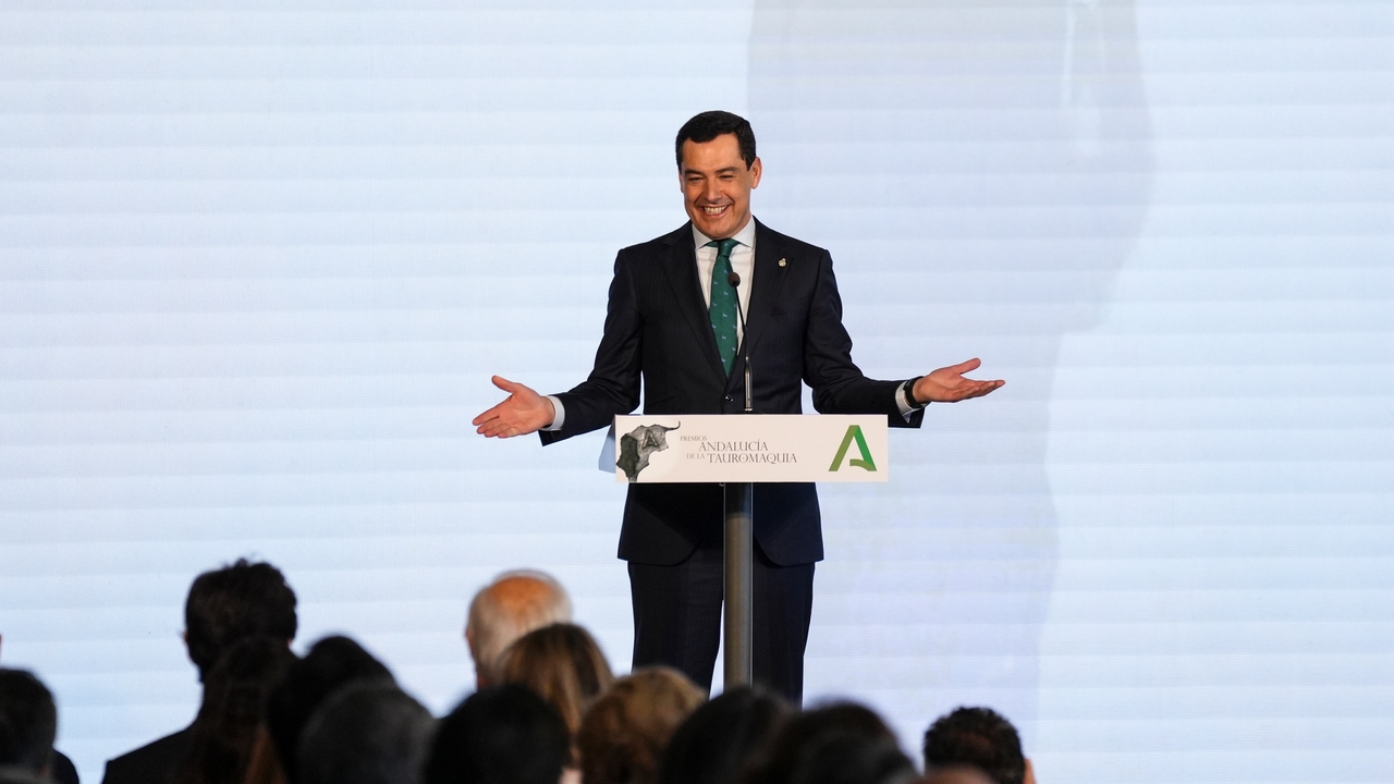 Juanma Moreno se estrena en TikTok con un guiño a Pedro Sánchez