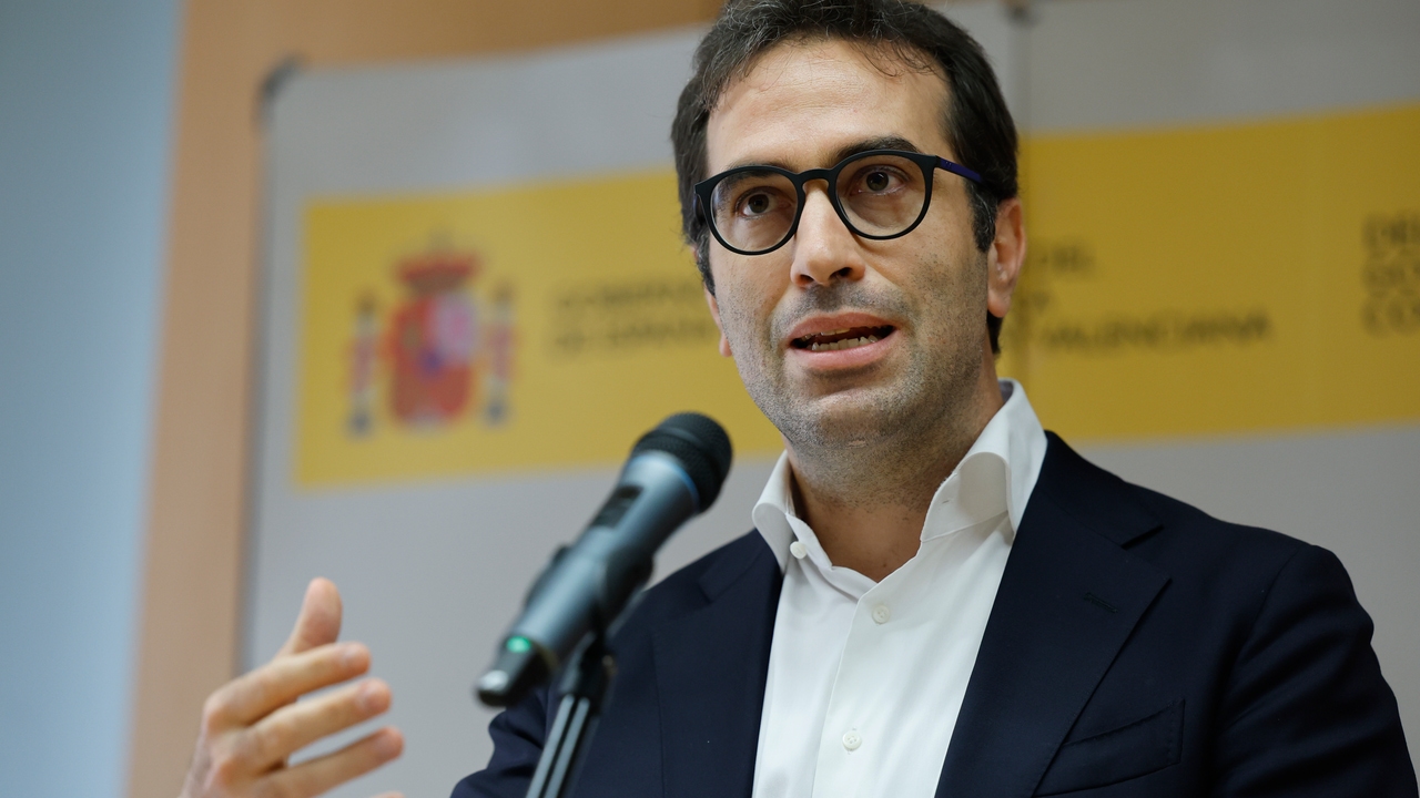 El ministro Cuerpo, bajo el fuego de Moncloa por el embargo contra Israel