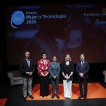 Isabel Blanco participa en la entrega de los Premios Mujer y Tecnología-Fundación Orange