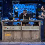 Israel Elejalde, David Lorente (centro), y Roberto Hoyo (izquierda) sobre el escenario principal del Fernán Gómez