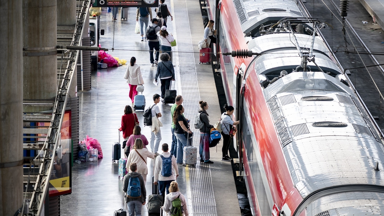 Nueva jornada de retrasos en el AVE Andalucía - Madrid por averías en Atocha