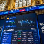 La Bolsa española sube moderadamente tras la apertura, el 0,18 %, pendiente de la Fed