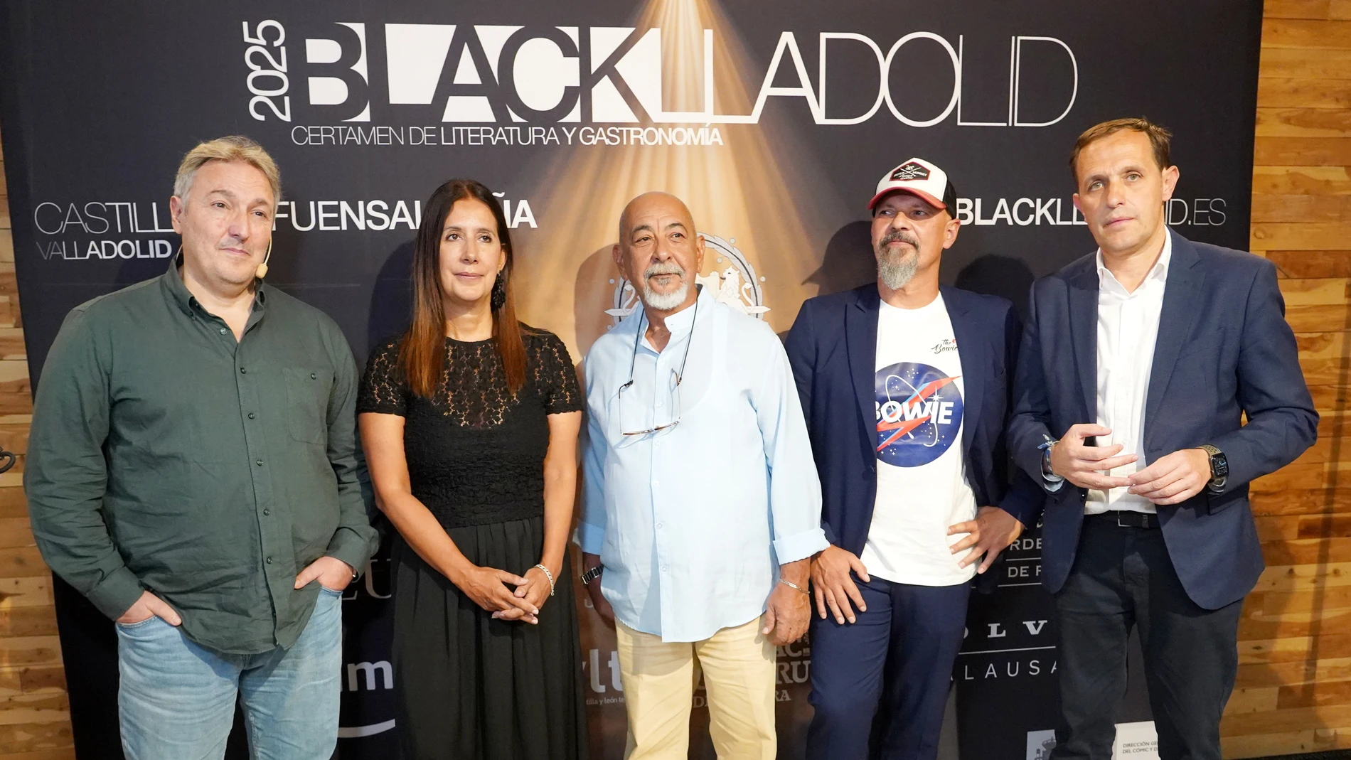 Conrado Íscar junto a César Pérez Gellida, Leonardo Padura y Dolores Redonde