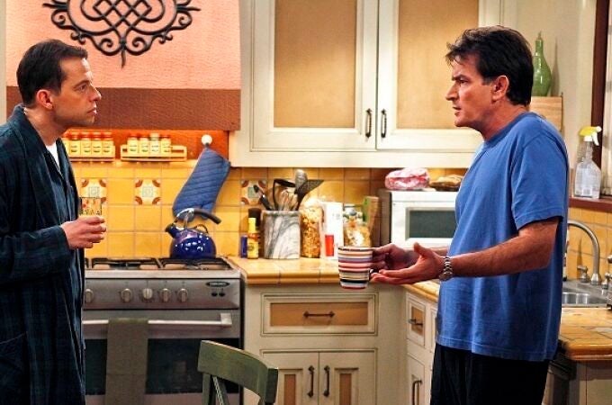 Jon Cryer y Charlie Sheen en 'Dos hombres y medio' 