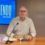 El vicealcalde de Alicante, Manuel Villar, en una comparecencia ante los medios de comunicación