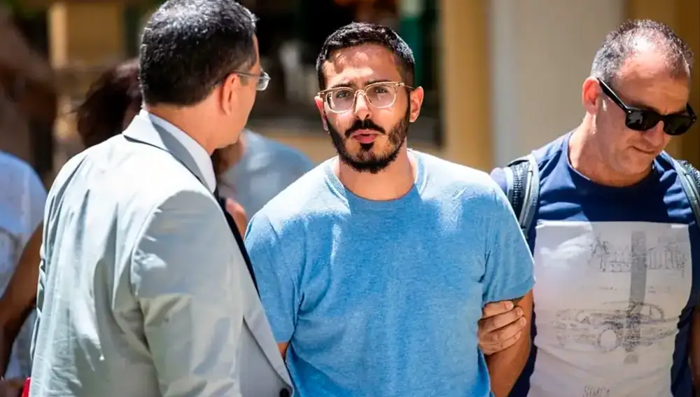 Simon Leviev, protagonista de El estafador de Tinder, siendo arrestado