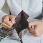 Qu&eacute; hacer si te han denegado un pr&eacute;stamo personal: opciones reales que todav&iacute;a puedes usar