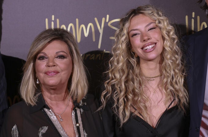 Terelu Campos y Alejandra Rubio celebrando el cumpleaños de la presentadora