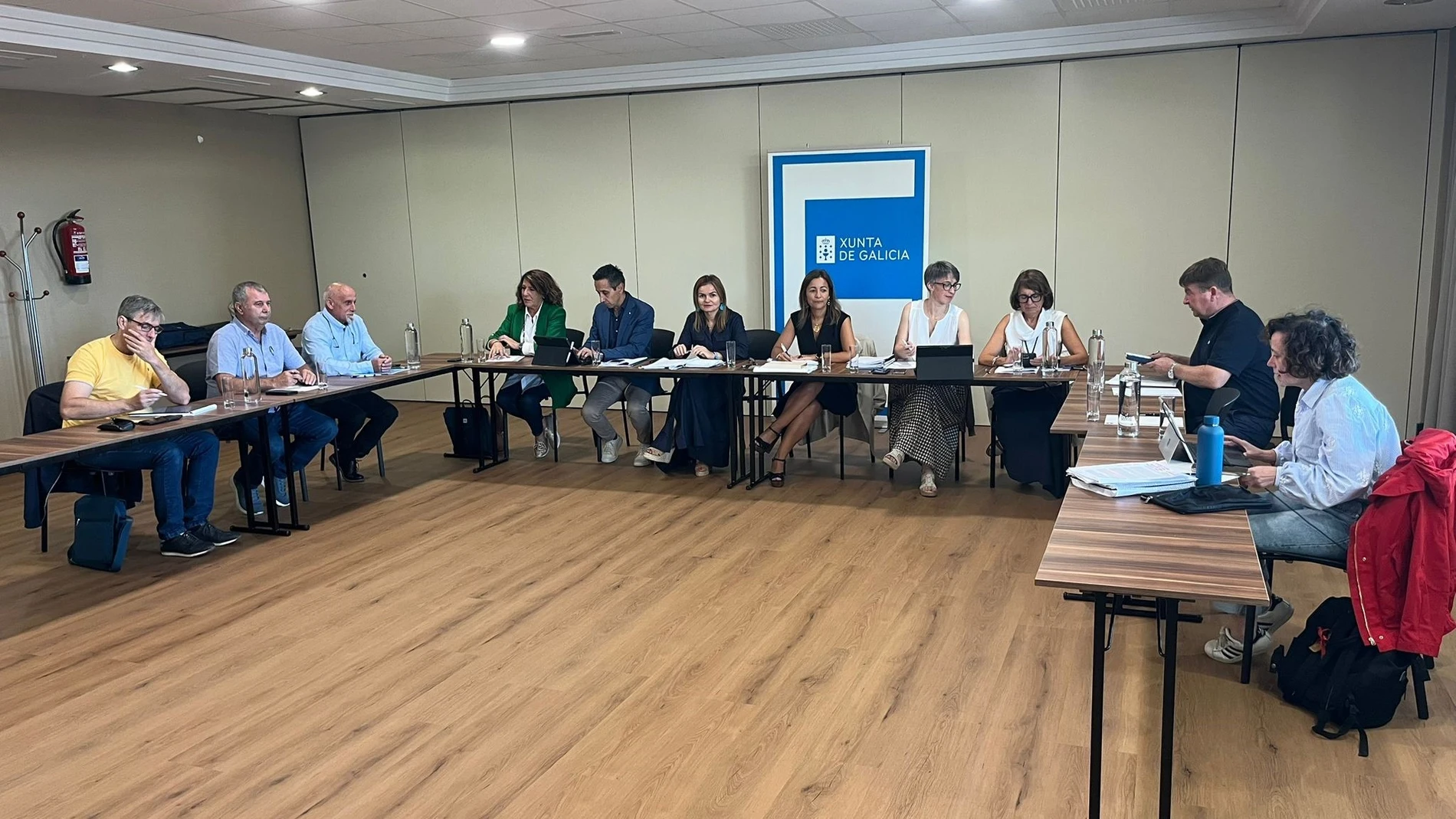 Mar discute con representantes de la pesca gallega cambiar el horario de marisqueo para garantizar la "sostenibilidad". REMITIDA / HANDOUT por CONSELLERÍA DO MAR Fotografía remitida a medios de comunicación exclusivamente para ilustrar la noticia a la que hace referencia la imagen, y citando la procedencia de la imagen en la firma 17/09/2025