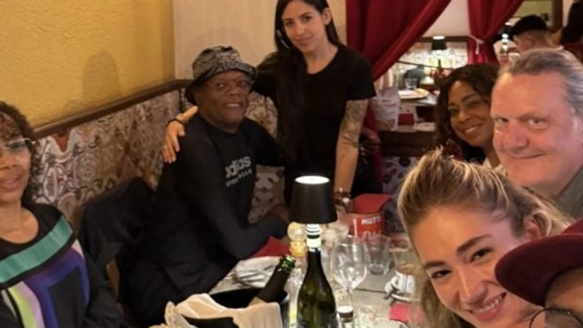 Samuel L. Jackson comiendo en un restaurante de Gran Canaria