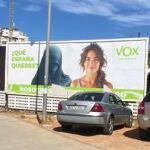 Polémica por una valla publicitaria de Vox con tintes racistas en un pueblo de Ibiza: "Es parecido a la propaganda nazi"