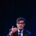 Salvador Illa en un diálogo público con el presidente de la Conferencia Episcopal, Luis Argüello