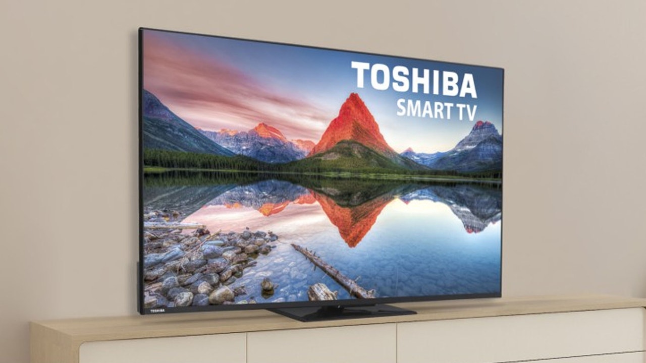 Esta smart TV con pantalla QLED de 50 pulgadas está tan barata que tendrás que frotarte los ojos para comprobarlo