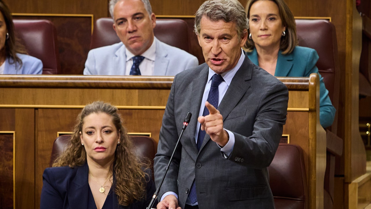 Feijóo se lanza a por el voto femenino y de los jóvenes en los caladeros de PSOE y Vox