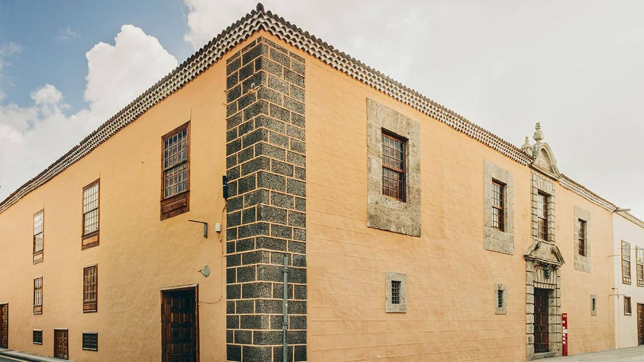 Puertas que se mueven solas y pasos en la noche: el secreto que esconde la casona más enigmática de España