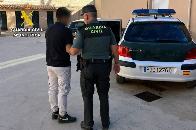 La Guardia Civil detiene en Cehegín a dos jóvenes por robar con violencia en viviendas