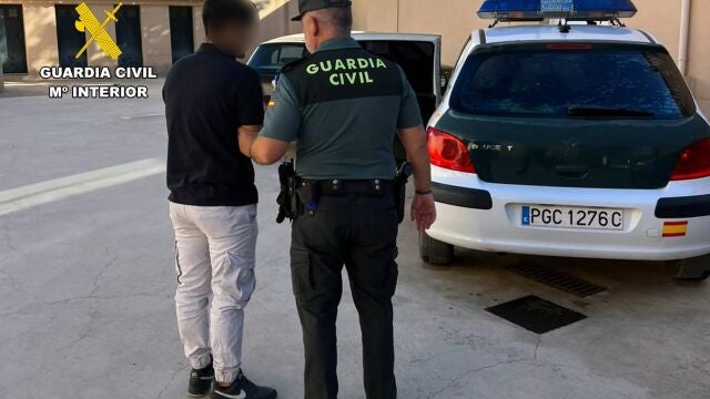 La Guardia Civil detiene en Cehegín a dos jóvenes por robar con violencia en viviendas