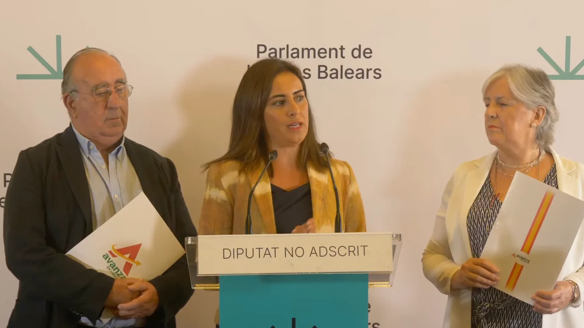 Rueda de prensa de los disidentes de Vox del grupo parlamentario de Baleares.