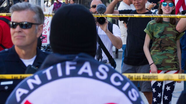 Trump designa como organización terrorista al movimiento antifascista en EE.UU