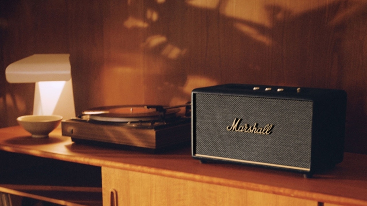 Cae en picado el precio de este altavoz Marshall con un sonido brutal y un diseño retro que lo hace único