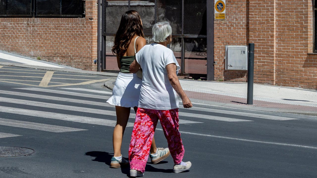 Miles de jubilados recibirán una carta oficial del Imserso: esto es lo que deberán hacer
