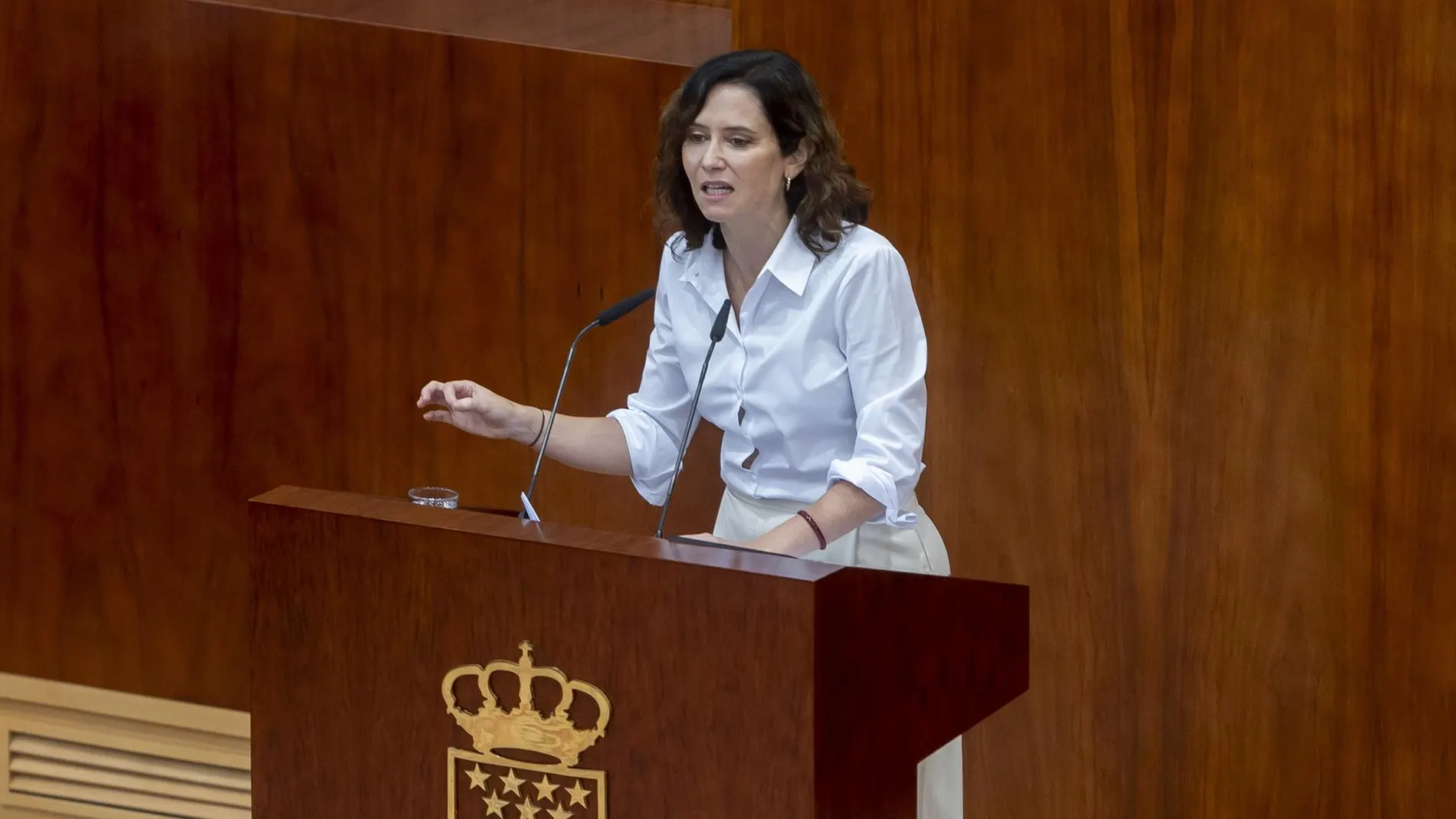 Ayuso reprocha las propuestas "siempre fraudulentas" de Vox